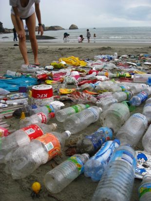 Rubbish found on the beach in Kuantan (Pic by Carolyn Lau and Ng Sek San)