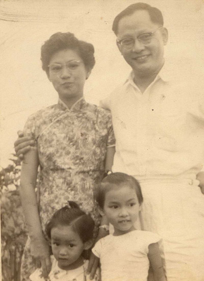 Lee (front left) with her parents and sister
