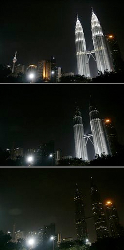The Petronas Twin Towers taking part in Earth Hour 2009 (© Lai Seng Sin | Wiki Commons)