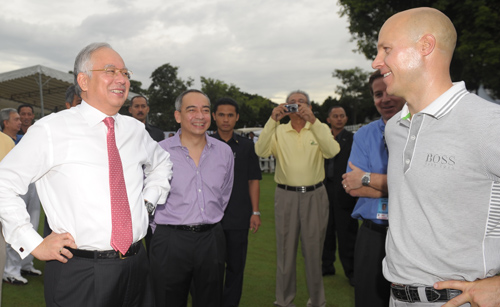 Prime Minister Datuk Seri Najib Razak and Nazir at the Mines Golf and Country Club on 27 Oct 2010