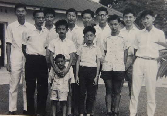 Lim (middle, second row) with uncles and brothers