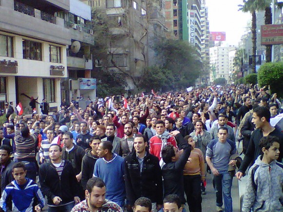 Demonstrators marching on 25 Jan 2011 (Pic by Muhammad Ghafari / Wiki commons)
