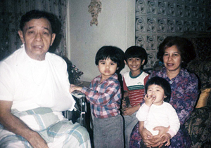 Reza at four years old, with his maternal grandparents, cousin and sister. 