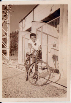 Simon and his bicycle (1954)