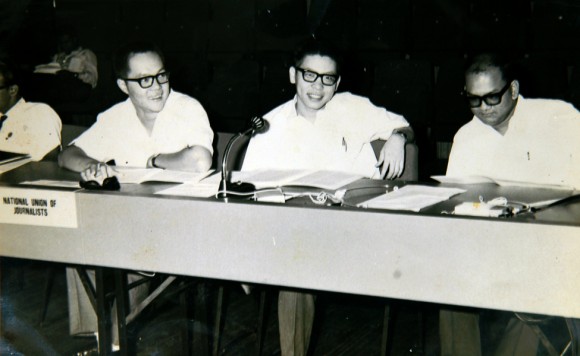 Before his political career, Lim was a journalist. He was the Singapore National Union of Journalist secretary-general for a time and is here at a SNUJ committee meeting