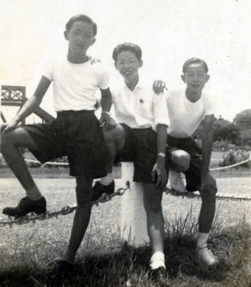 Lim (middle) with secondary school class mates in Batu Pahat