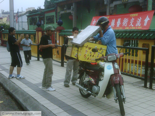 Ice-cream seller on Petaling Street