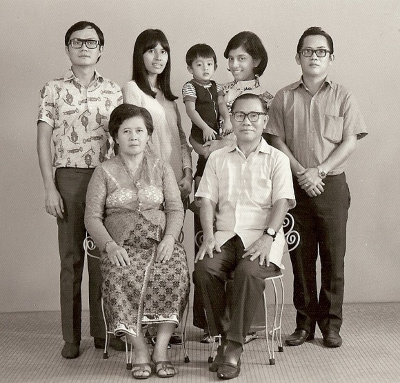A Khoo family photograph at the Film Star Studios in Ipoh, 1970