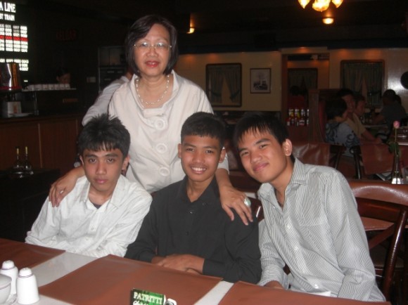 With her sons Azumin, Azemi and Aziman.