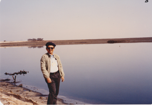 Standing by a lake of oil on 18 April 1991. The Iraqi army exploded several oil wells as they retreated at the end of the Persian Gulf War