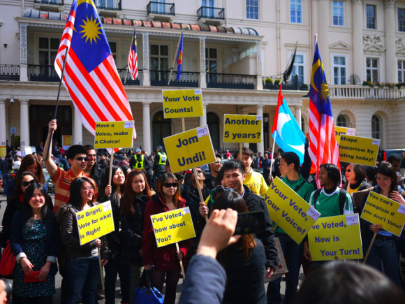Malaysians turned out en masse at the High Commission in London on 28 April 2013 to cast their vote. (Pic by Koh Lay Chin)