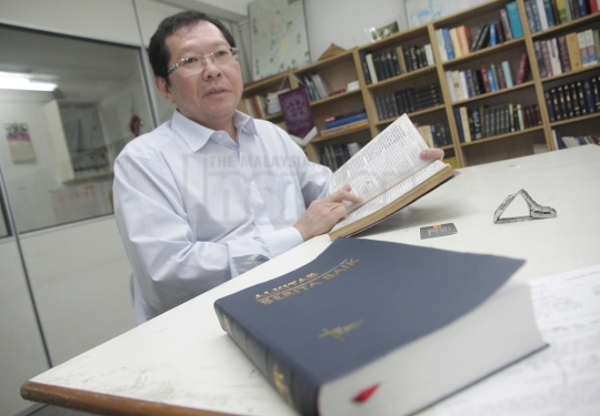Bible Society of Malaysia president Lee Min Choon. (© The Malaysian Insider)